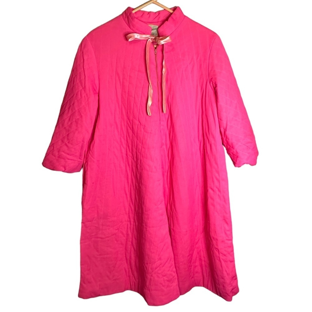 Lisanne Distinctive Loungewear Barbie Pink Housecoat Dress Bubblegum Vintage‎